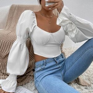 BRAND NEW Poof sleeve crop top